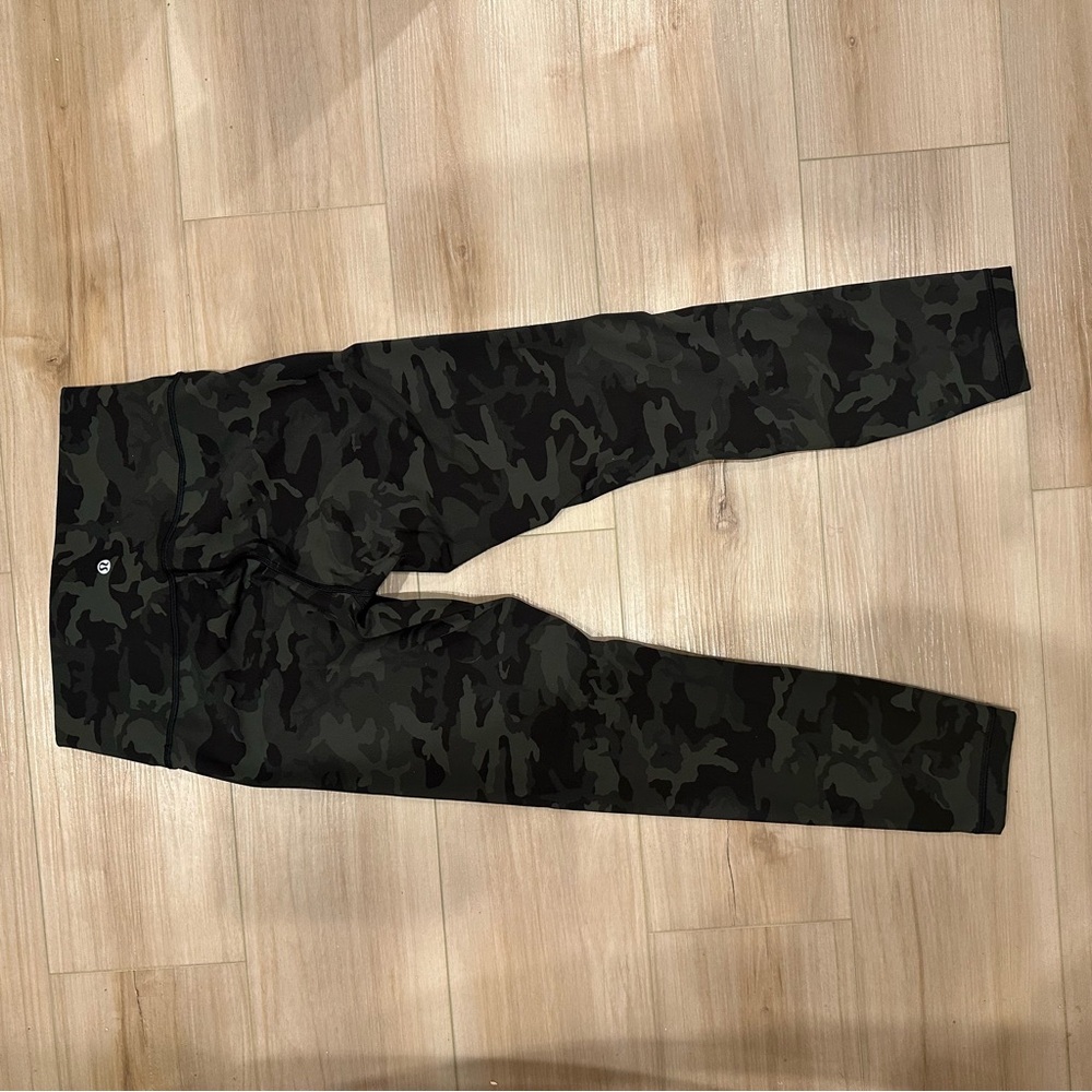 lululemon athletica Green and Black Camo High-Waisted Leggings Size 8 - Picture 3 of 5